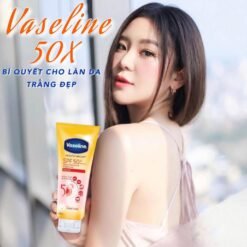 Serum Dưỡng Thể Vaseline Chống Nắng Sáng Da Healthy Bright Daily Protection & Brightening Serum SPF 50+ PA++++ 300ml