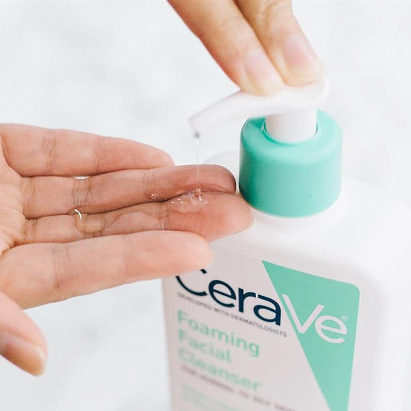 Sữa Rửa Mặt Sạch Sâu Cerave Dành Cho Da Dầu Và Da Khô (2 loại) 236ml