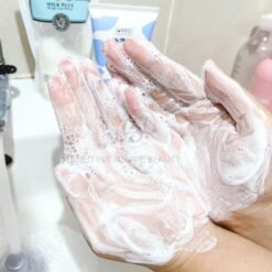 Sữa rửa mặt dưỡng ẩm và mịn da Made In Nature Hokkaido 100g