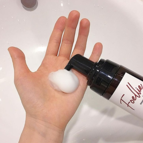 Dung dịch vệ sinh cân bằng độ PH Foellie Luvilady Inner Cleanser 100ml