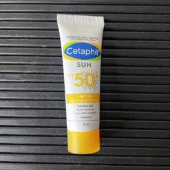 Kem chống nắng vật lý dưỡng ẩm nâng tone 2in1 cho da khô nhạy cảm Cetaphil Light Gel SPF50+