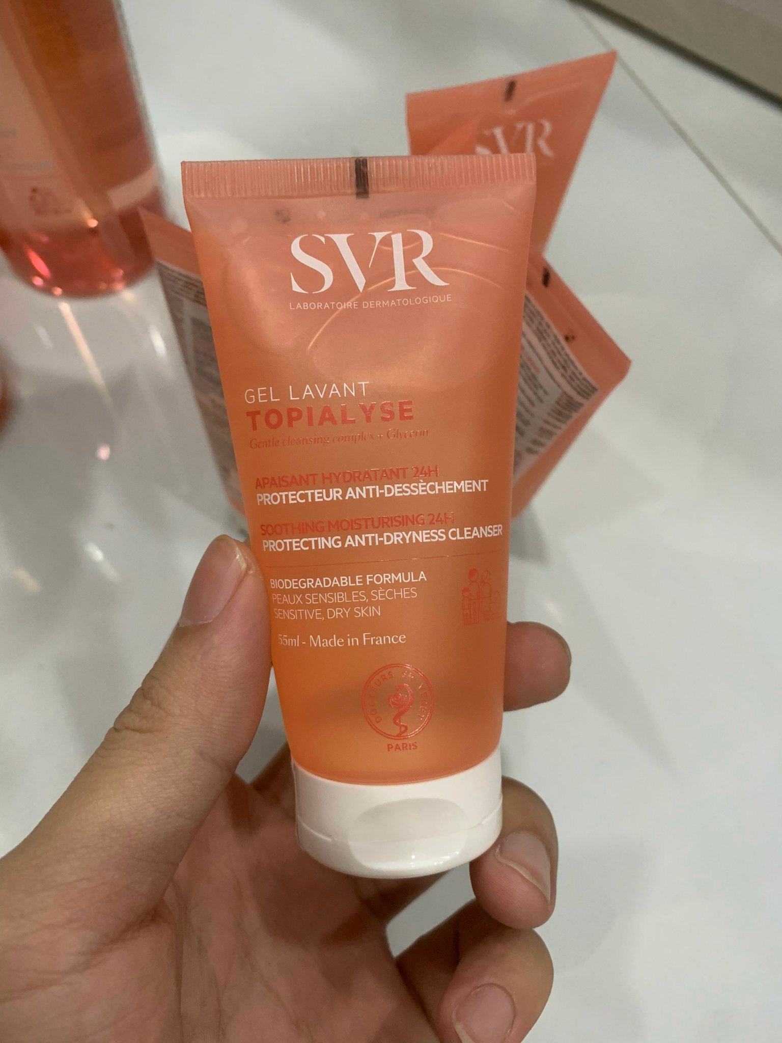 Gel Rửa Mặt SVR Không Chứa Xà Phòng Cho Da Dầu và Da Nhạy cảm